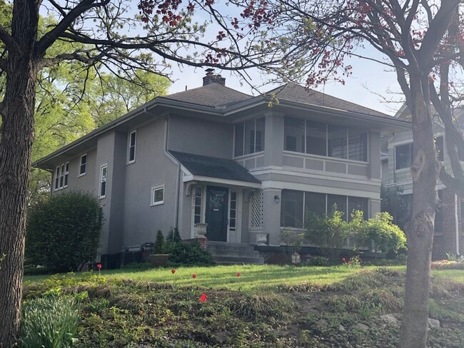 property at 201 W 51st Ter