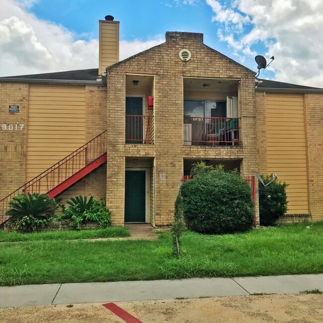 Antoine Estates in Houston, TX - Foto de edificio - Building Photo