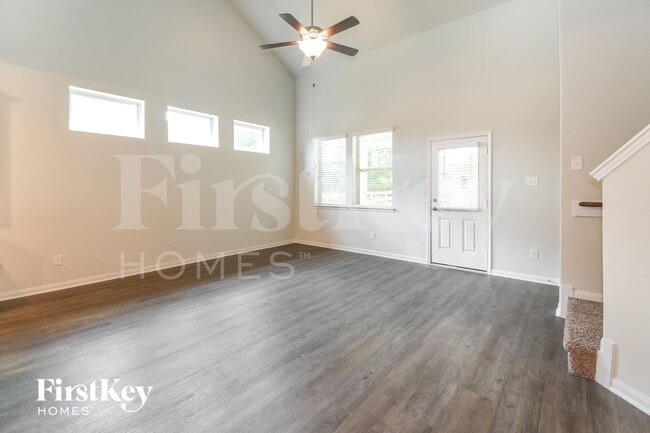 321 Lk Wy Cir in Anahuac, TX - Building Photo - Building Photo