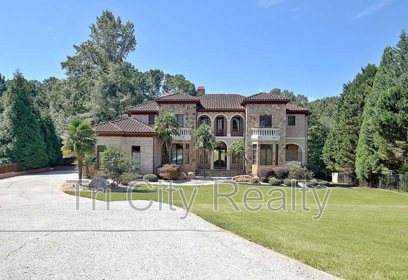 250 Moss Creek Walk in Fayetteville, GA - Building Photo