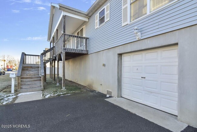 410 Bayview Ave in Union Beach, NJ - Building Photo - Building Photo