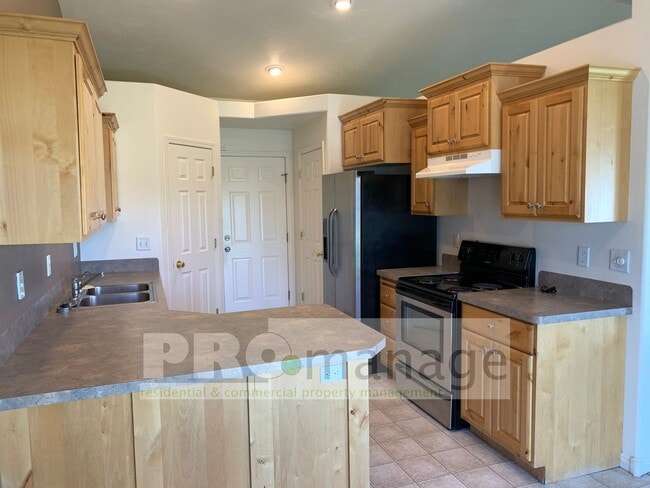 1303 Jackson Dr in Ammon, ID - Building Photo - Building Photo