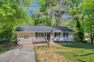 4380 Colony E Dr, Unit 329 in Stone Mountain, GA - Foto de edificio - Building Photo