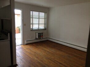 512 Olden Ave, Unit 3 in Arlington Heights, OH - Foto de edificio - Building Photo