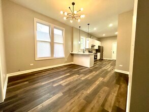 6712 S. Parnell Ave, Unit 1 in Chicago, IL - Building Photo - Building Photo
