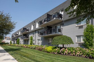 Cadillac Manor in Hackensack, NJ - Foto de edificio - Building Photo