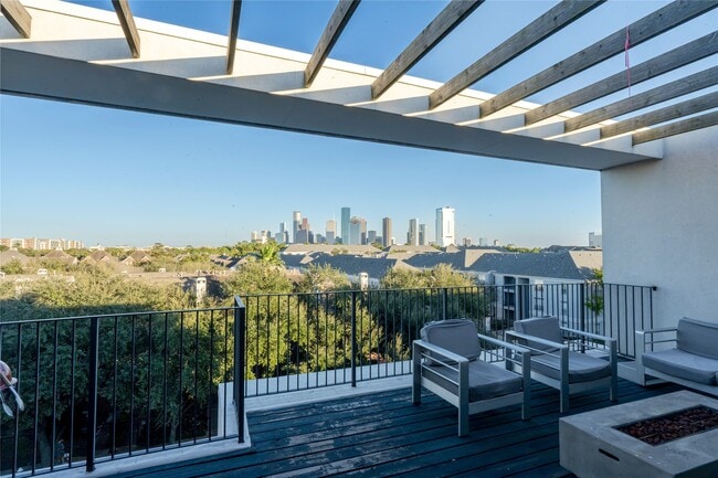 property at 709 Memorial Heights Dr