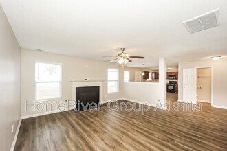 131 Laughlin Dr in Locust Grove, GA - Building Photo - Building Photo