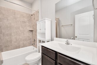 13967 Leigh Lake Ln in Shenandoah, TX - Foto de edificio - Building Photo