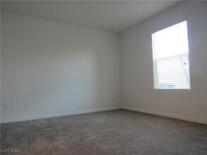 5118 Steep Cliffs Ave in Las Vegas, NV - Building Photo - Building Photo