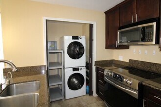 431 Nahua St in Honolulu, HI - Building Photo - Building Photo