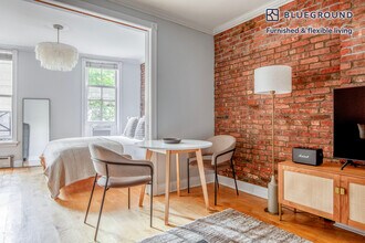 120 Christopher St in New York, NY - Building Photo - Building Photo