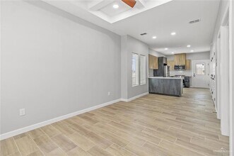 103 Yosemite Dr, Unit 3 in Mission, TX - Building Photo - Building Photo