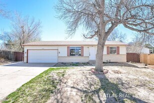 15876 E Cornell Pl in Aurora, CO - Building Photo