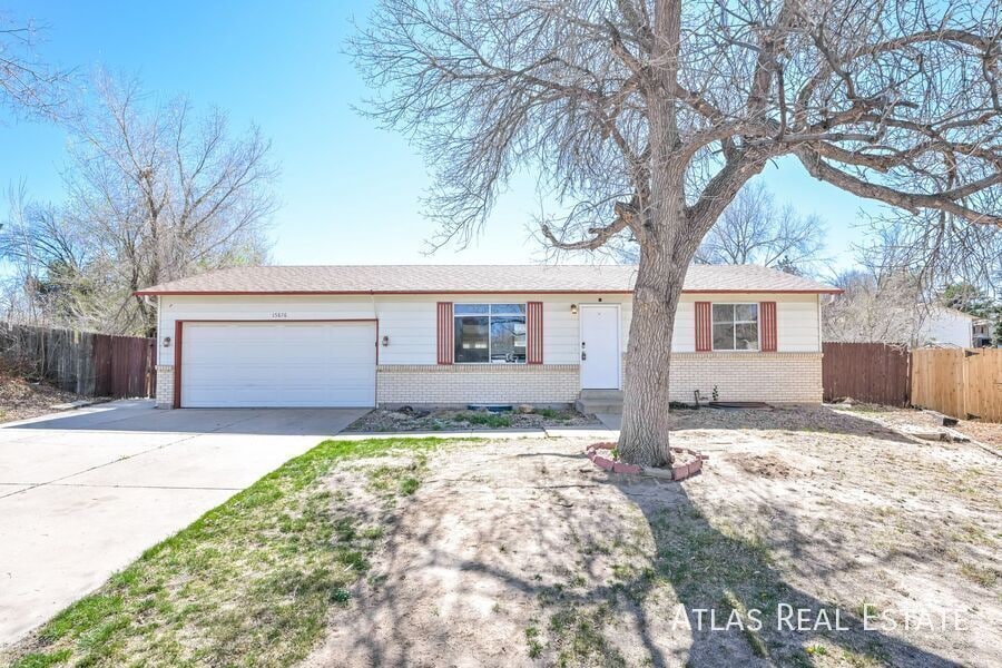 15876 E Cornell Pl in Aurora, CO - Foto de edificio