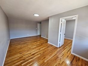 720 Westfield Ave in Elizabeth, NJ - Building Photo - Building Photo