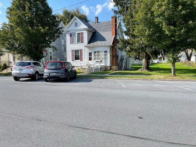 629 Herman Ave, Unit First Floor in Lemoyne, PA - Building Photo - Building Photo