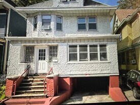 163 Jewett Ave in Jersey City, NJ - Building Photo