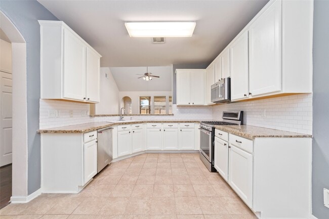 1190 Stallion Ridge in Alvin, TX - Building Photo - Building Photo