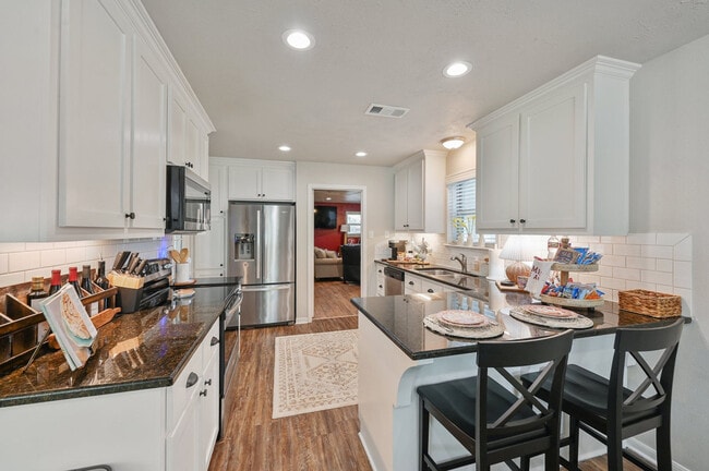 2701 Westwood Main Dr in Bryan, TX - Building Photo - Building Photo