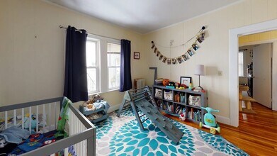 48 Oak St, Unit 1 in Dedham, MA - Building Photo - Building Photo