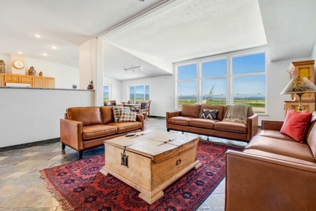 property at 1591 N Beach Rd