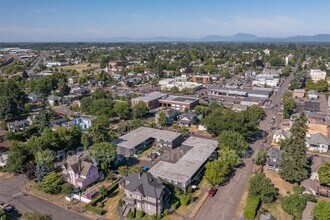 205 SE 6th Ave in Albany, OR - Building Photo - Building Photo