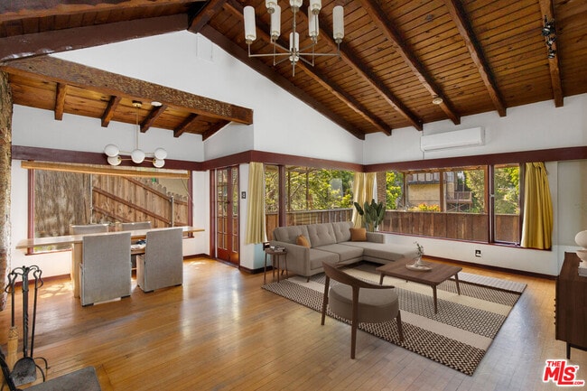 6933 Vanland Trl in Los Angeles, CA - Building Photo - Building Photo