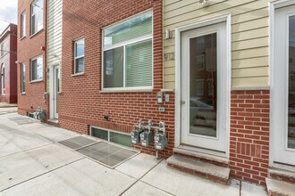 912 N 19th St in Philadelphia, PA - Building Photo - Building Photo