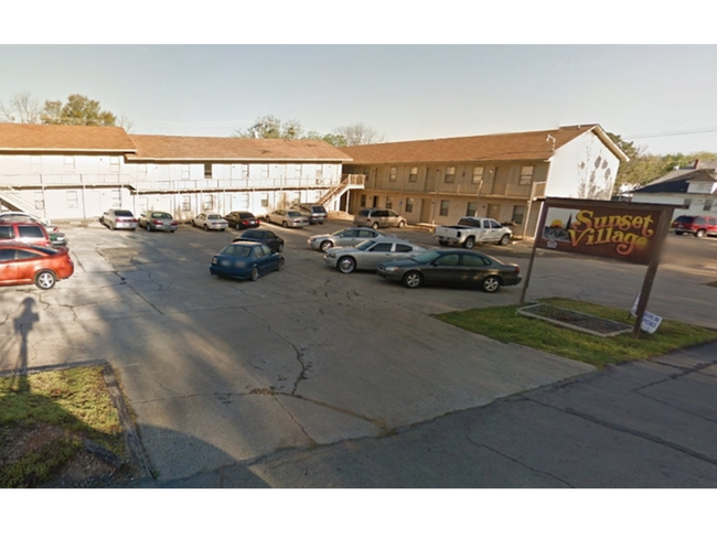 Sunset Village in Fort Smith, AR - Building Photo - Building Photo