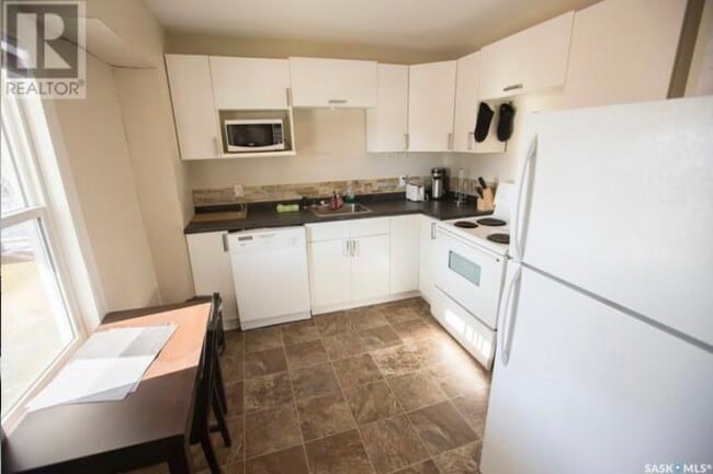 630 Athabasca St W in Moose Jaw, SK - Building Photo - Building Photo