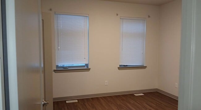 16512 Centerpark Ct in Anchorage, AK - Building Photo - Building Photo