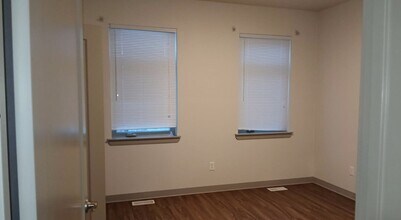 16512 Centerpark Ct in Anchorage, AK - Building Photo - Building Photo