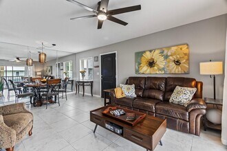 175 SE Village Dr in Port St. Lucie, FL - Building Photo - Building Photo