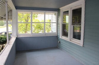 104 Lynhurst Ave in Syracuse, NY - Foto de edificio - Building Photo