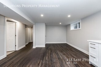 418 E 25th St in Hamilton, ON - Building Photo - Building Photo