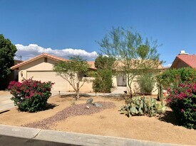 43580 Texas Ave in Palm Desert, CA - Building Photo
