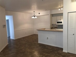 5572 Metrowest Blvd in Orlando, FL - Building Photo - Building Photo