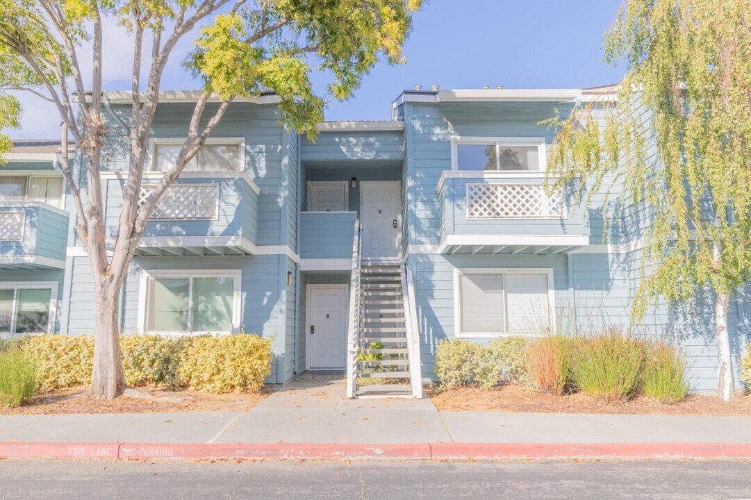 1527 Four Oaks Cir in San Jose, CA - Building Photo