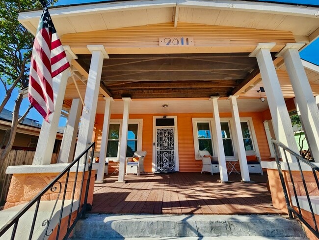 2811 Buena Vista St, Unit 1 in San Antonio, TX - Building Photo - Building Photo