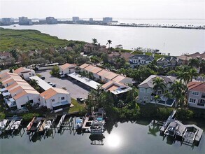 8714 Cove Ct in Tampa, FL - Building Photo - Building Photo