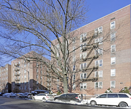14333 Sanford Ave in Flushing, NY - Foto de edificio - Building Photo