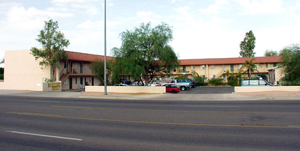 Red Mountain Apartments in Mesa, AZ - Building Photo - Building Photo