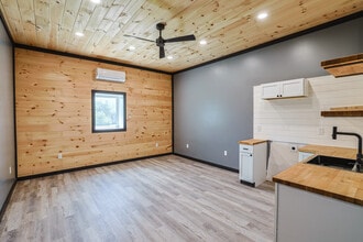 3618 Shinnston Pike in Hepzibah, WV - Building Photo - Building Photo