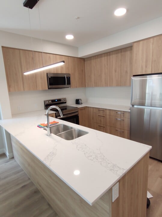 416 Royal Ave in Kelowna, BC - Building Photo