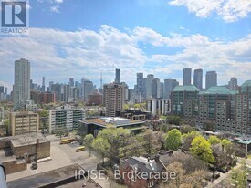 28 Linden St in Toronto, ON - Building Photo