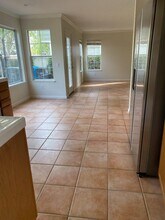 323 Montserrat Dr in Redwood City, CA - Building Photo - Building Photo