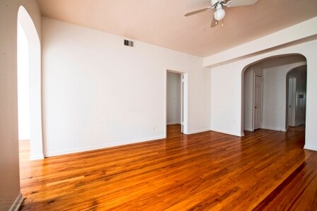 7020 S Merrill Ave. in Chicago, IL - Building Photo - Interior Photo