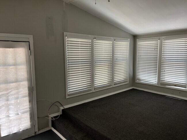 4364 Savannah Dr in Atlanta, GA - Building Photo - Building Photo