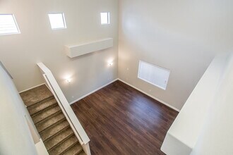 4933 Royal Lake Ave in Las Vegas, NV - Building Photo - Building Photo